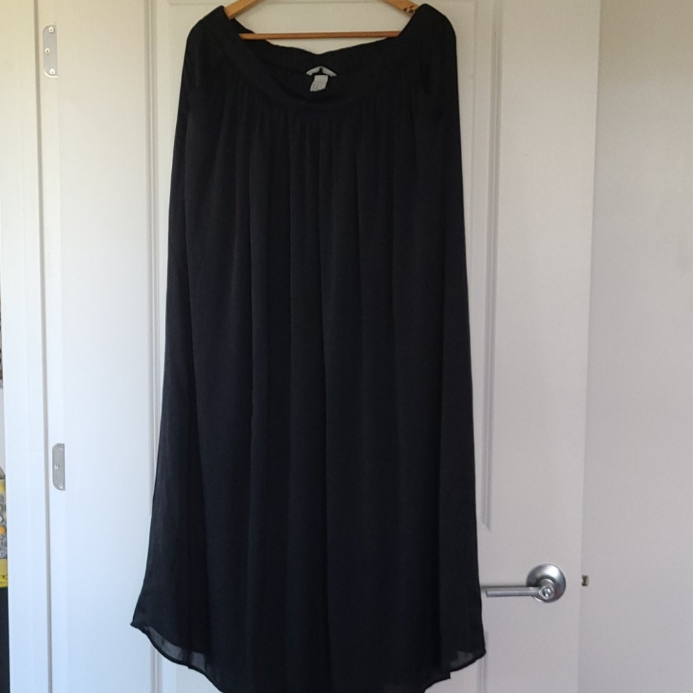 Long Black Skirt with pockets